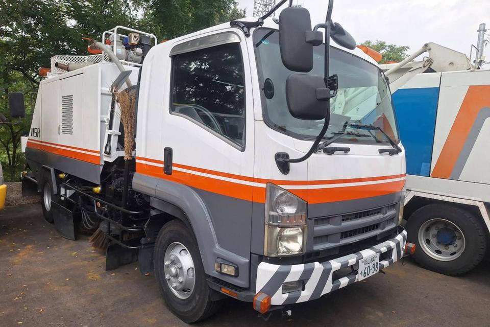 路面清掃車 スイーパーHF80Hの画像